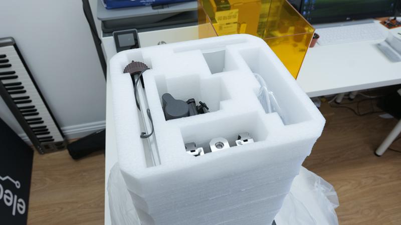 The Anycubic Photon M3 printer comes very well packed