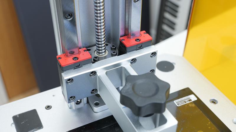 The Z-axis is built to a superb standard