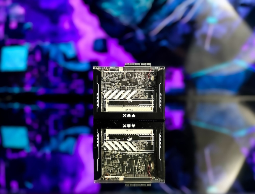 A photograph of the Zimablade on a colourful background