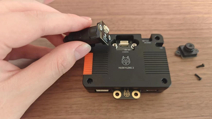 Installing the HUSKYLENS 2 wide-angle camera connector