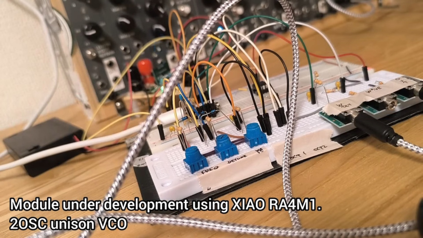 Seeed studio XIAO RA4M1 simple Arduino synthesizer