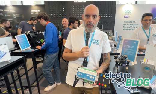 Arduino UNO Q at Maker Faire Rome 2025: Dual-Brain Demos