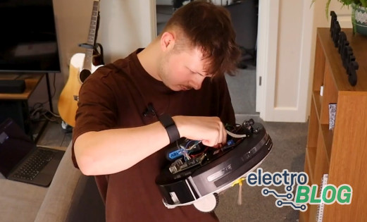 Ollie Q's Internet-Controlled Roomba: Turning Housework into an online multiplayer game