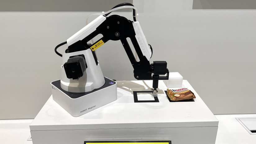 Texas Instruments AI-Powered Robotic Arm at Electronica 2024