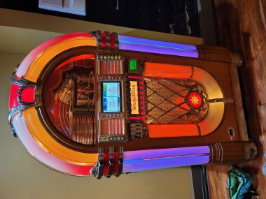 Pi Powered Restomod Wurlitzer 1015 Jukebox