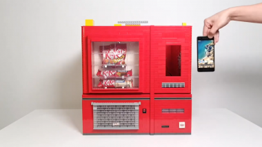 Arduino Chocolate Candy Toy Vending Machine